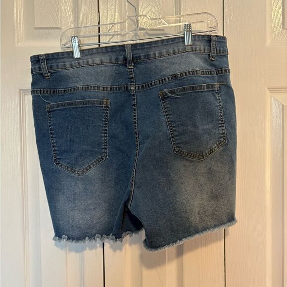 SHEIN Curve 3XL Blue Denim Shorts - Picture 2 of 3